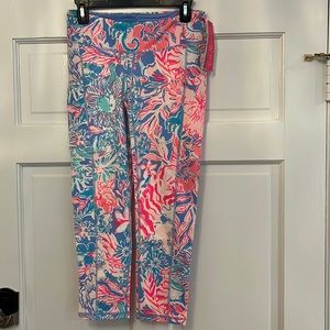 Lilly Pulitzer UPF 50+ Weekender Midi Length leggings, size medium